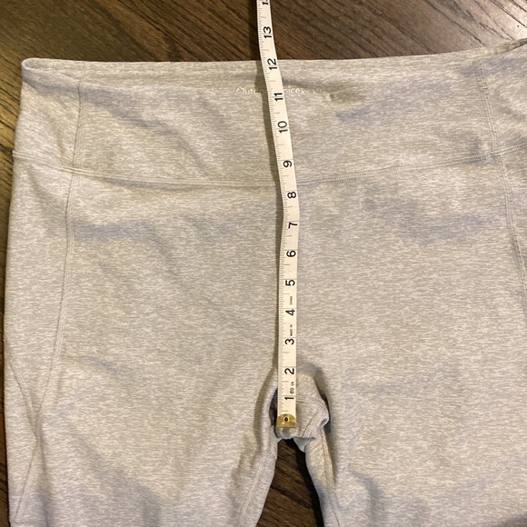 Outdoor Voices Gray Cropped Leggings XL EUC - Picture 3 of 7